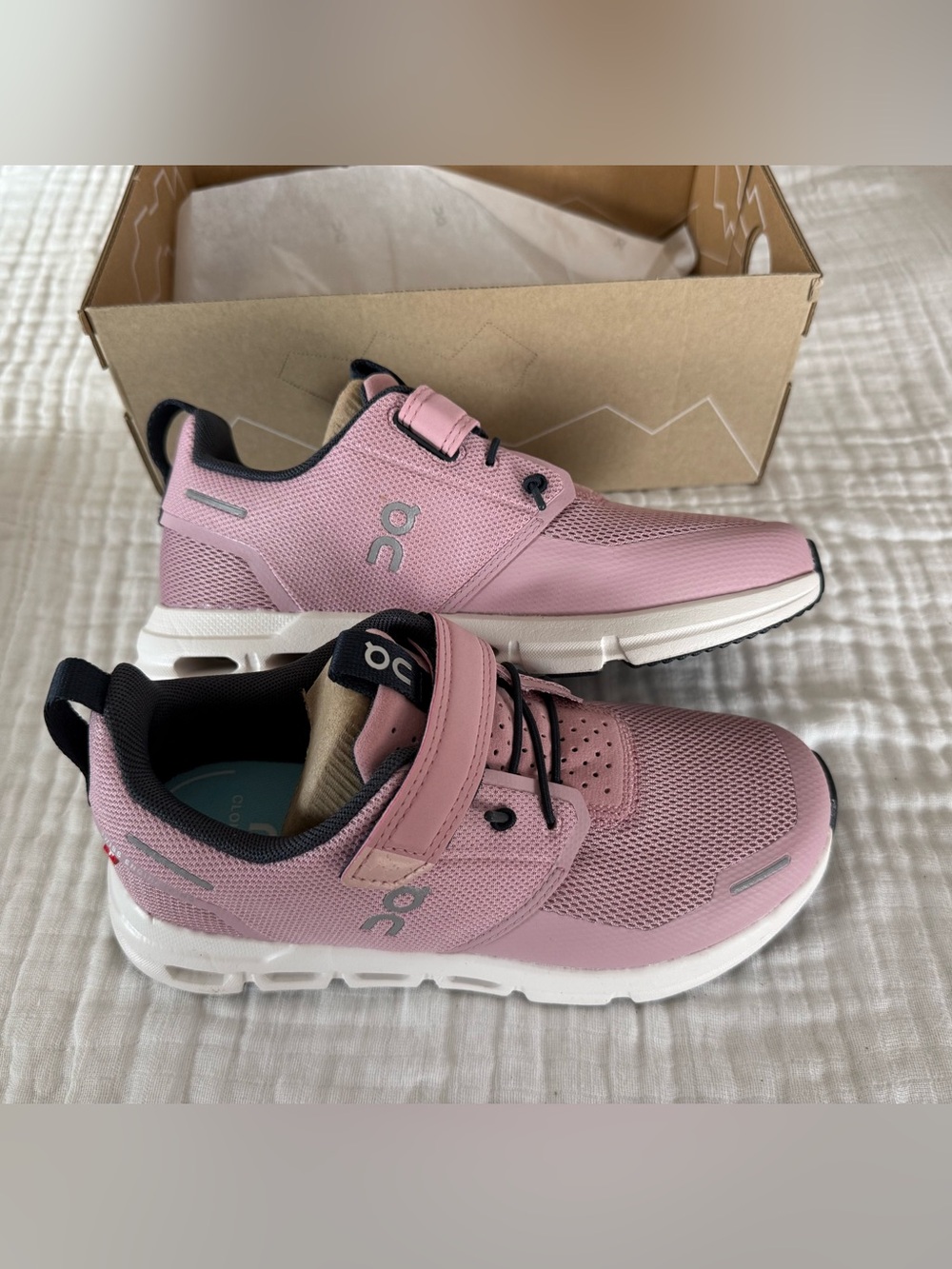 NIB On Kids' Preschool Cloud Play Shoes Size 1.5Y